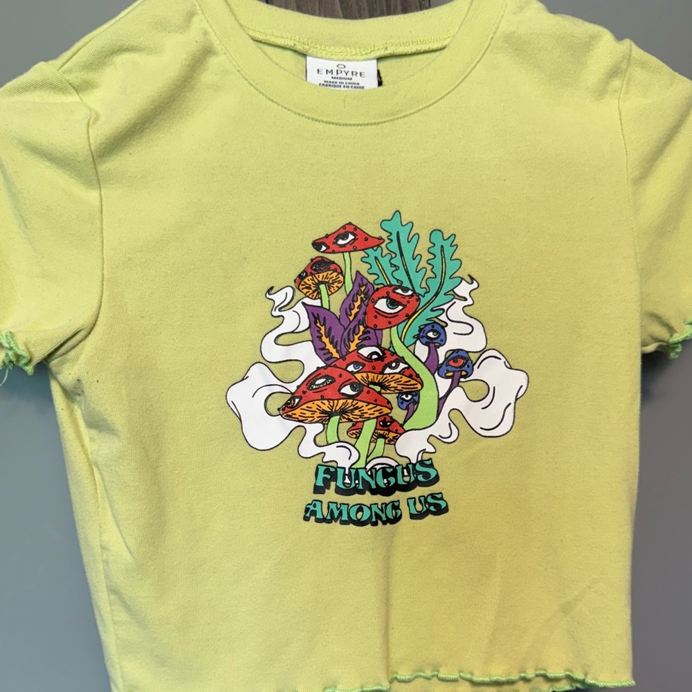 Fungus Among Us cropped tee